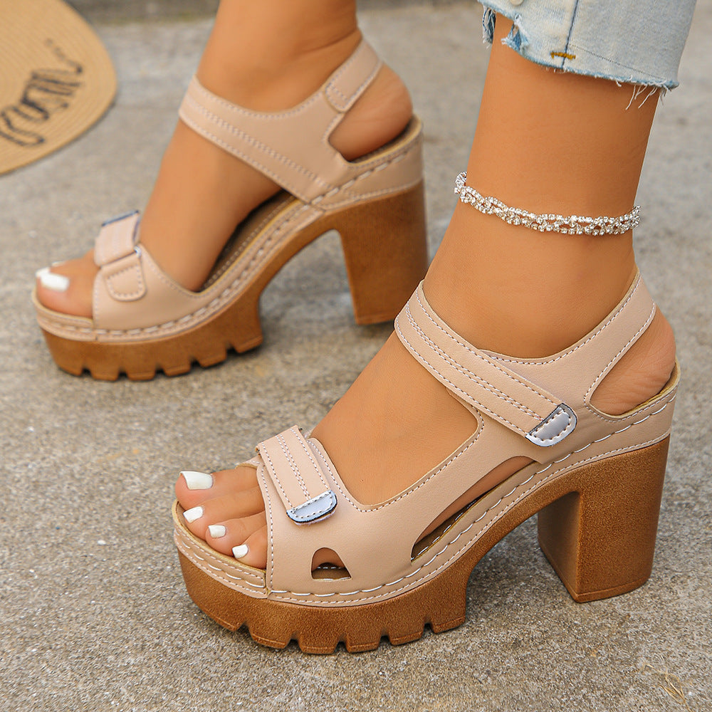 Sandalias de Mujer Bootara Velora: Detalle de Costura, Plataforma y Tacón de Bloque