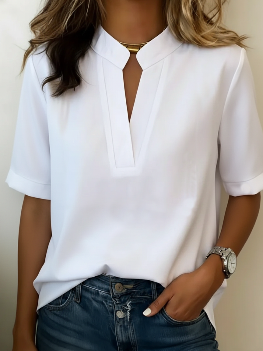 Margaux | Blusa Chic con Cuello en V y Detalle Dorado